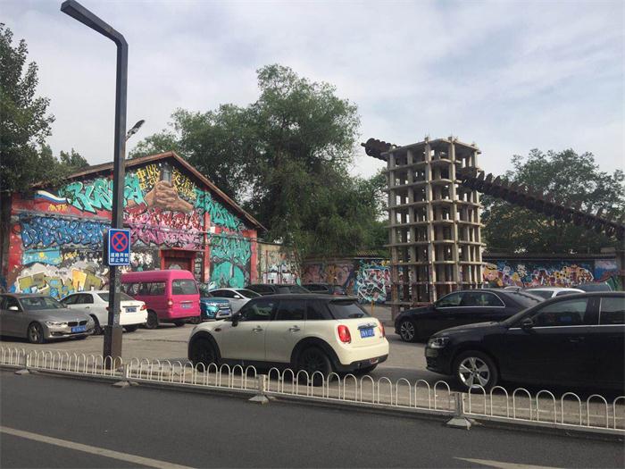 北京798一個從【舊廠房創(chuàng)意出來的藝術區(qū)】(圖3)