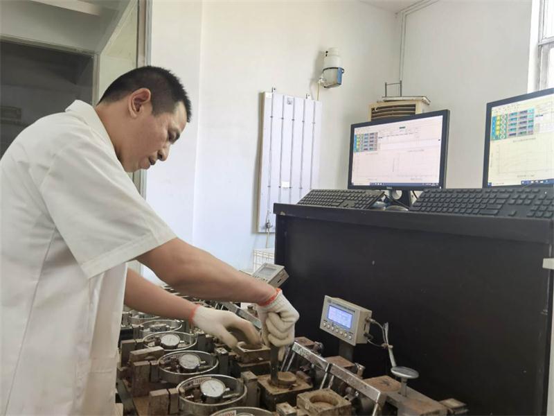 公司同002A：土工試驗(yàn)甲級(jí)，可以承擔(dān)甲級(jí)及以下工程勘察資格所能承擔(dān)工程勘察項(xiàng)目的土工試驗(yàn)任務(wù)； 聯(lián)系人：任玲，電話：18653883892(圖2)